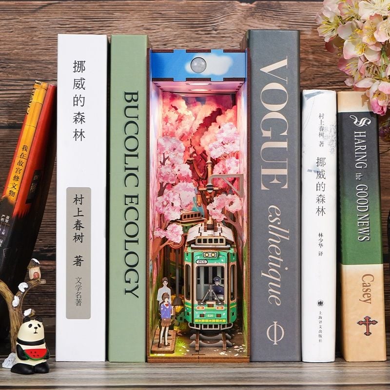 DIY Book Nook Sakura&#39;s Travel - Good Games