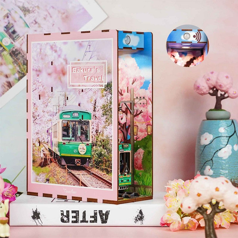 DIY Book Nook Sakura&#39;s Travel - Good Games