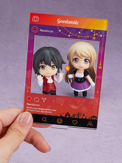 Alternate usage example with figure inserted Nendoroid More
