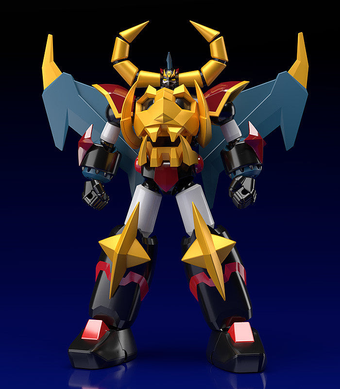 MazinKaiser Z action figure with yellow horns and chest on blue background