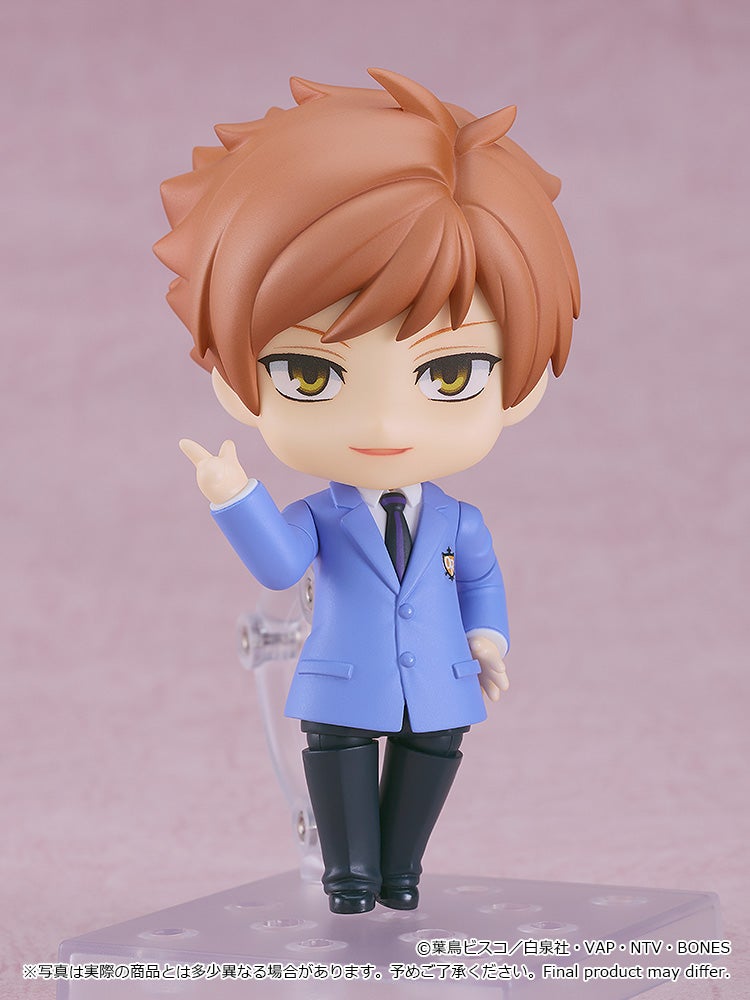 Close-up of Kaoru Hitachiin's playful alternate expression with crossed arms