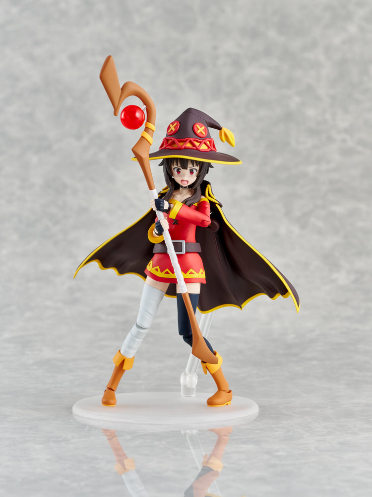 Konosuba Megumin figma figure in red and yellow wizard outfit holding staff
