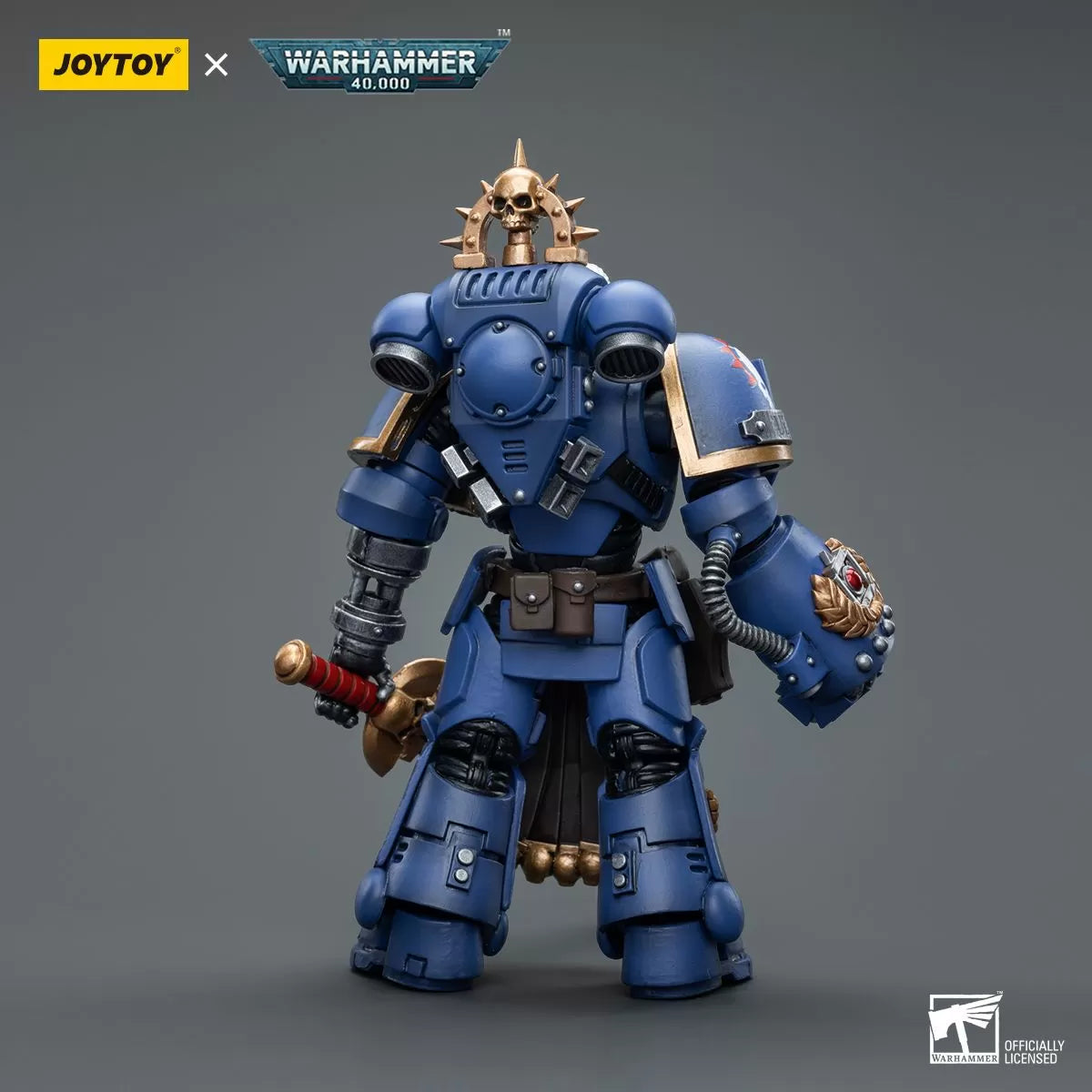 Warhammer Collectibles: 1/18 Scale Ultramarines Lieutenant with Power Fist