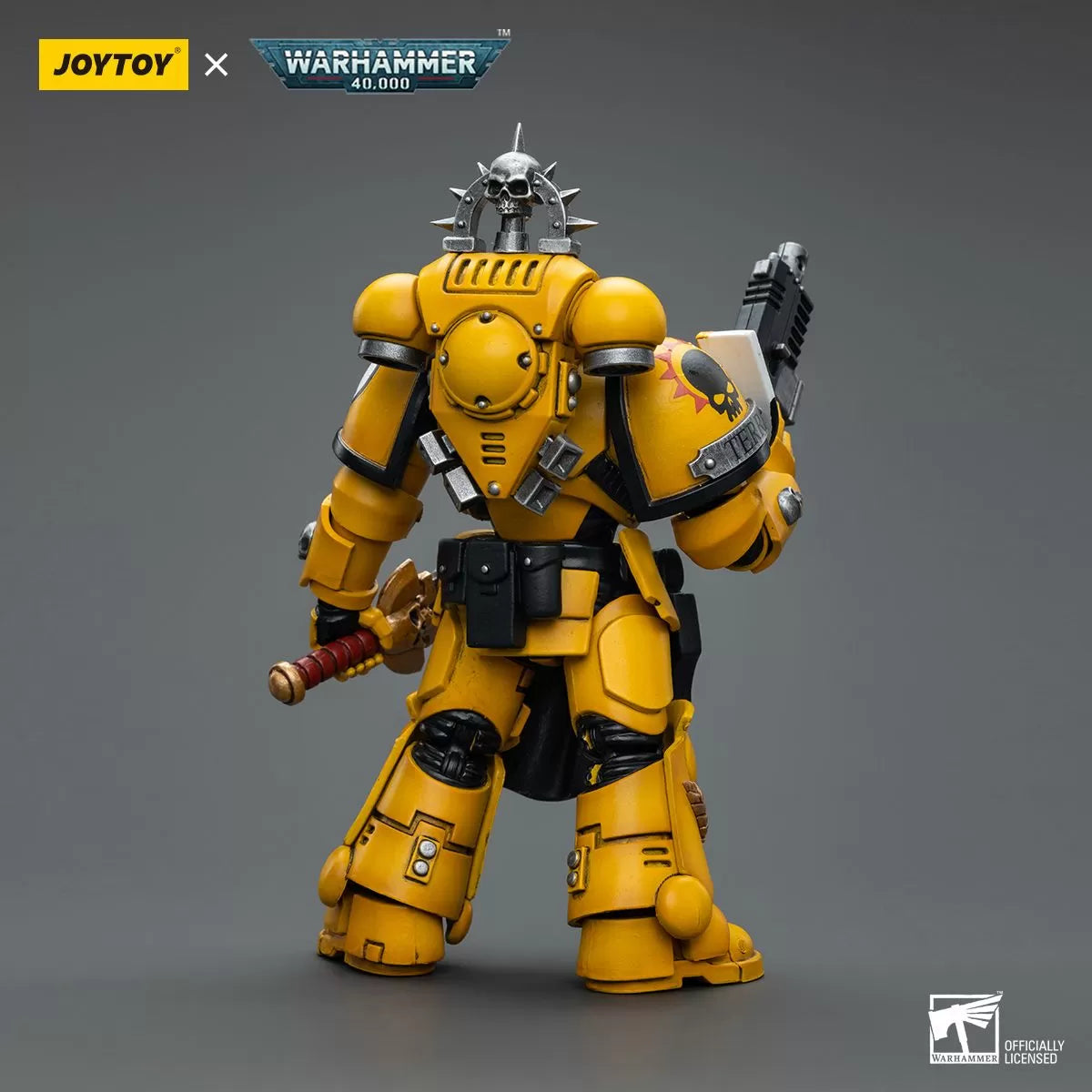 Warhammer Collectibles: 1/18 Scale Imperial Fists Lieutenant with Power Sword - Good Games