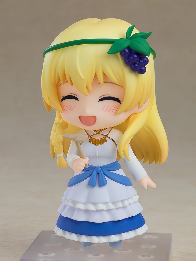 Nendoroid Iris holding sword and smiling confidently, alternate faceplate and pose
