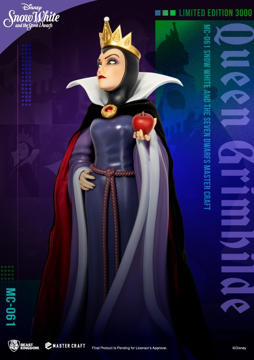 Queen Grimhilde Disney Snow White Master Craft Limited Edition 3000 statue holding red apple wearing crown and flowing purple and black robe