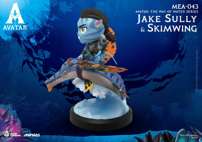 Neytiri figure from Avatar: The Way of Water with weapons and tribal clothing