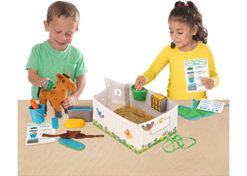Melissa & Doug - Feed & Groom Horse Care Play Set