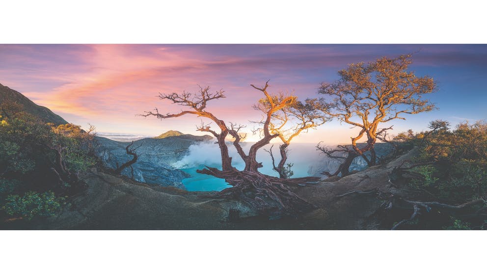Ravensburger - Acid Lake at Mount Ijen Java 1000 Piece Jigsaw - Good Games