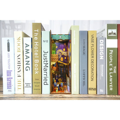 DIY Book Nook Vincent's World - Good Games