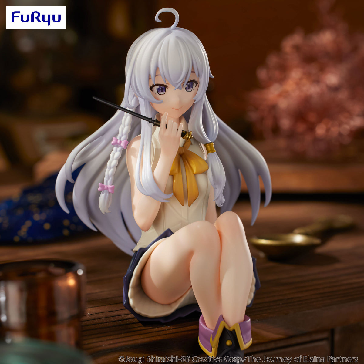 Good Smile Journey of Elaina Noodle Stopper Figure angled view