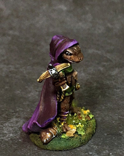 Critter Kingdoms: Gecko Rogue with Crossbow and Dagger - Good Games