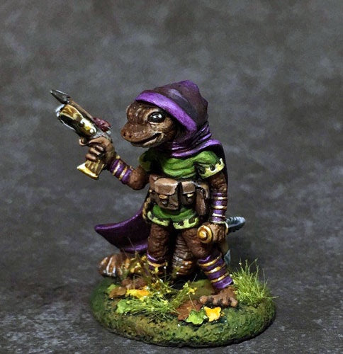 Critter Kingdoms: Gecko Rogue with Crossbow and Dagger - Good Games