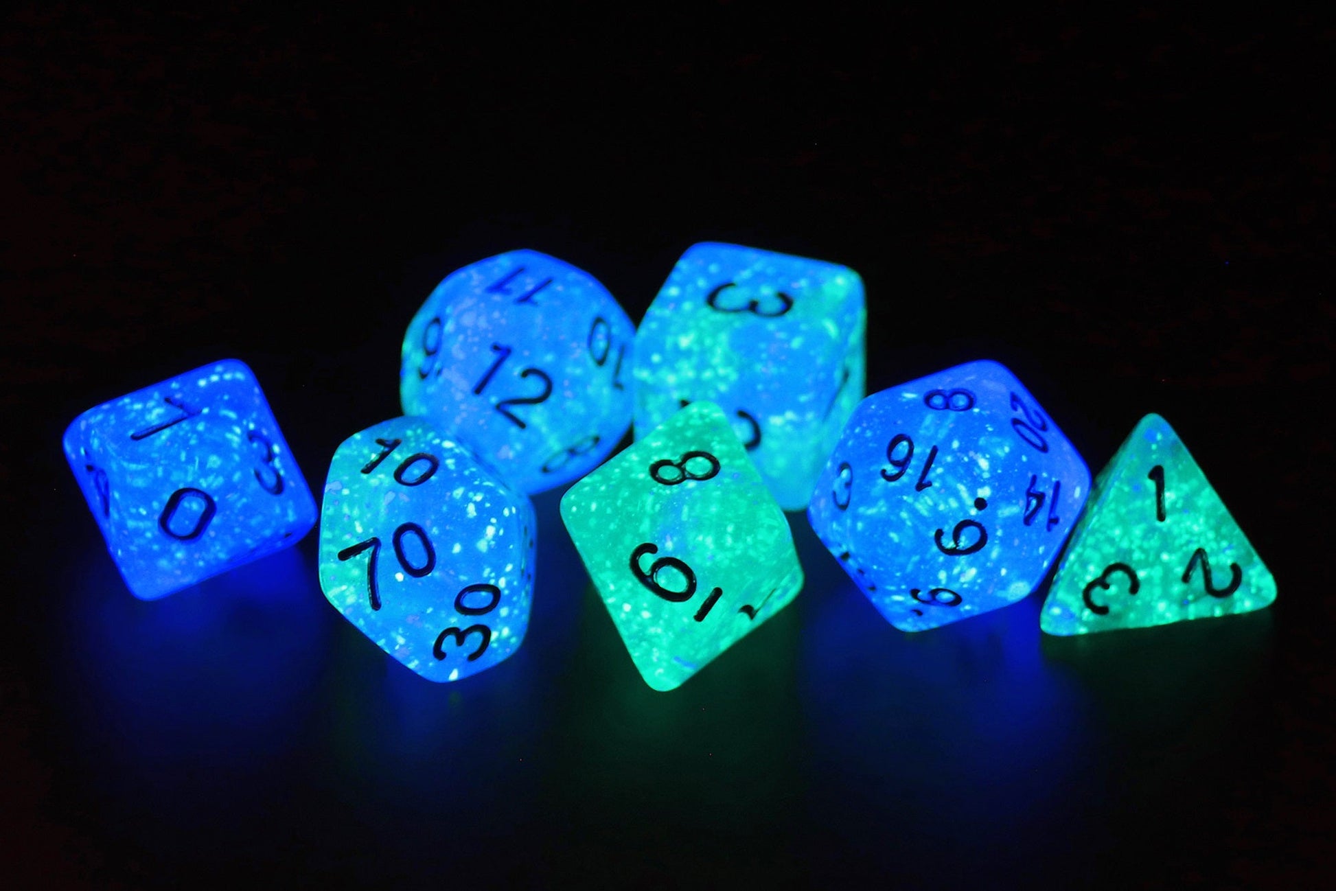 Sirius Dice - Frosted Glowworm Dice Set 7 - Good Games