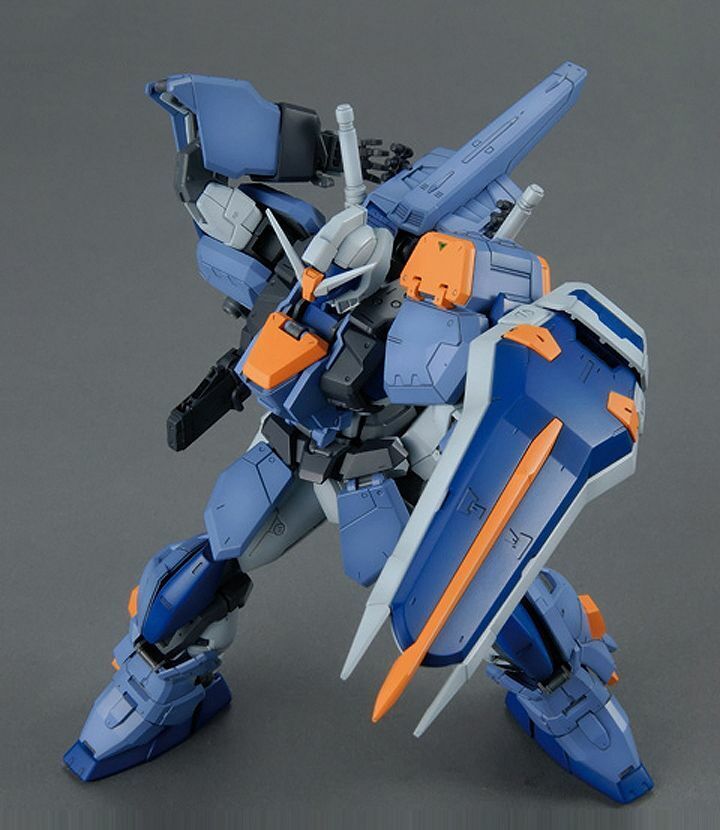 Bandai 1/100 MG Duel Gundam Assaultshroud - Good Games