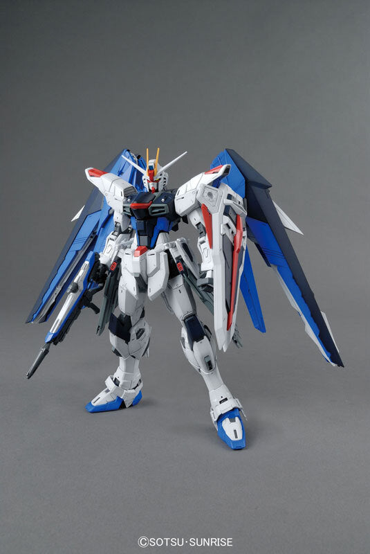 Bandai MG ZGMF-X10A Freedom Gundam VER.2.0 - Good Games