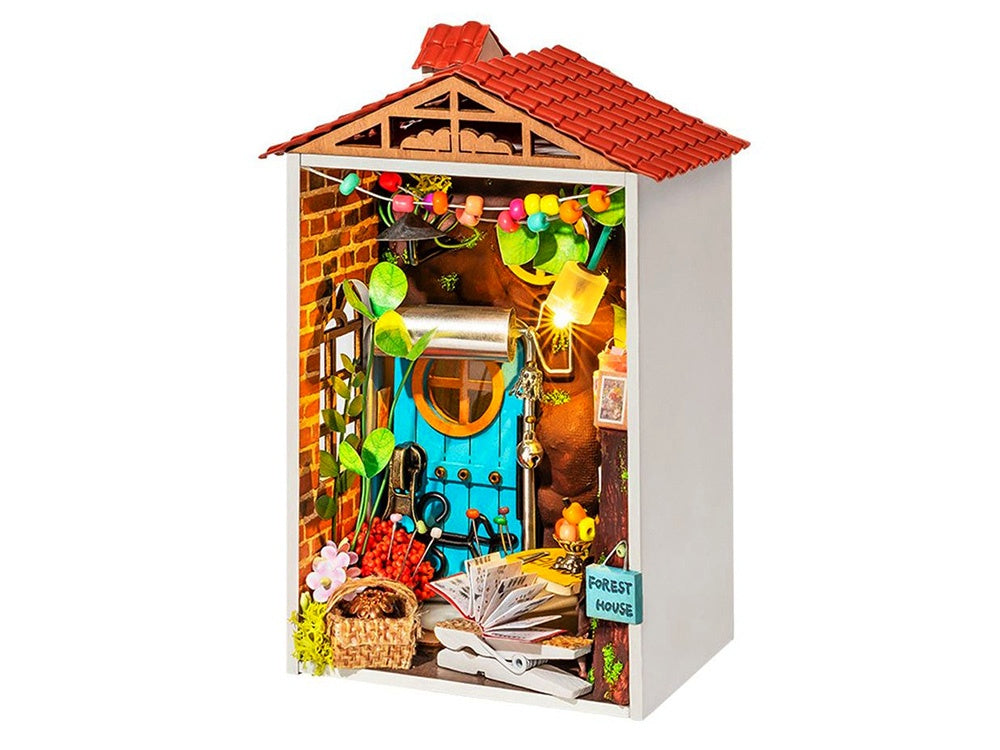 DIY Borrowed Garden Mini House - Good Games