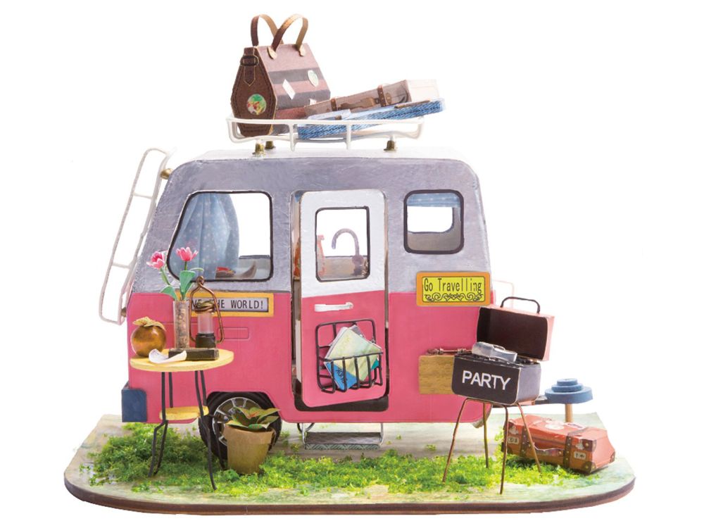 DIY Mini House Happy Camper