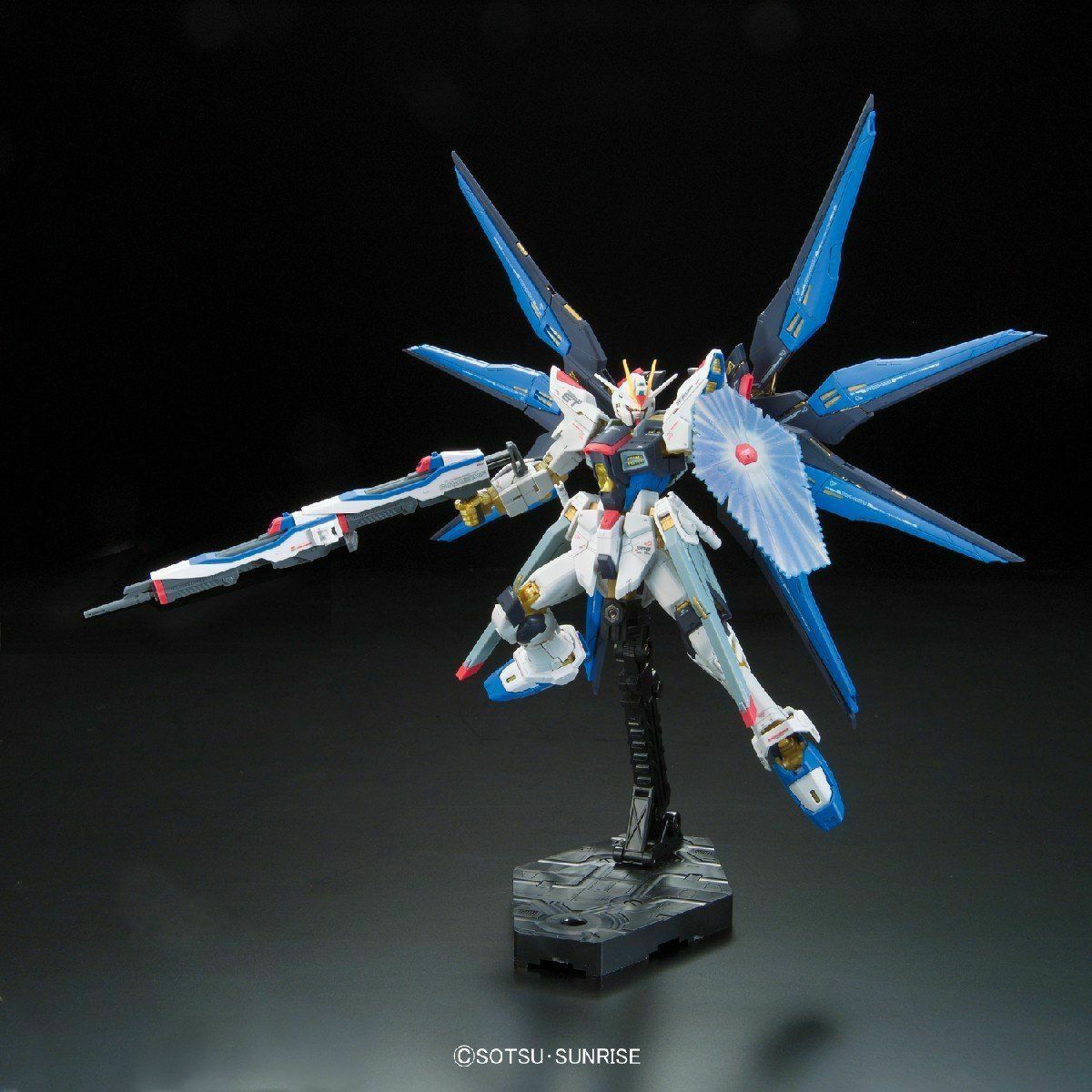 Bandai RG 1/144 ZGMF-X20A Strike Freedom Gundam